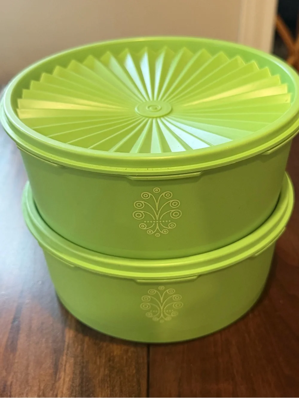 2 Vtg TUPPERWARE #1204 Lime Green Canister w/#1205 Sealing Lids USA